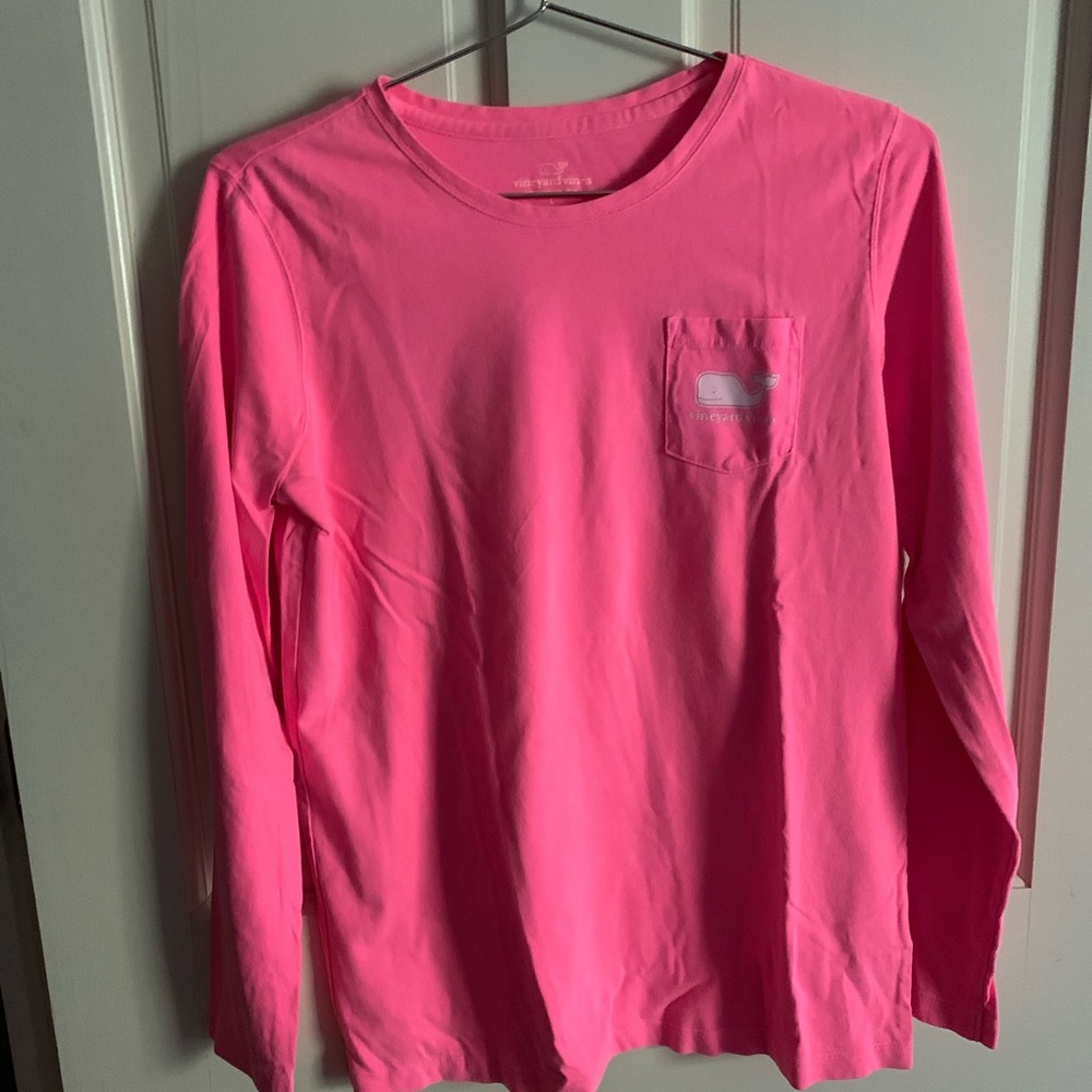 bright pink vineyard vines long sleeve pocket tee!